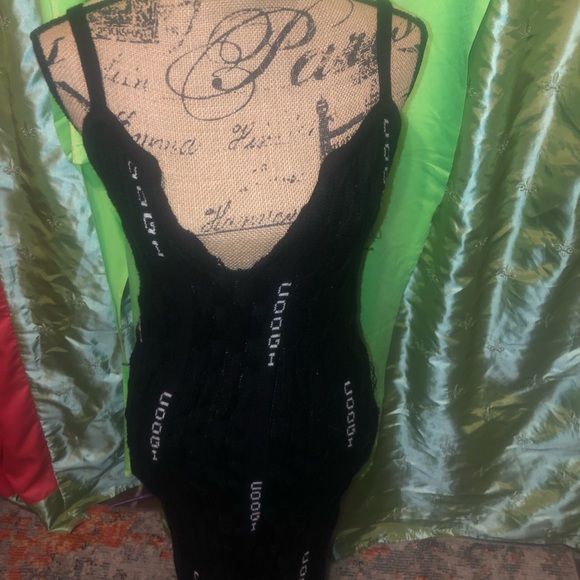 COOGI Dresses & Skirts - Coogi bodycon v cut dress💕🎀